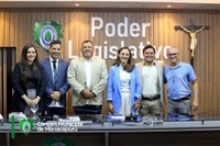 DOIS VEREADORES SUPLENTES TOMAM POSSE NA CÂMARA MUNICIPAL